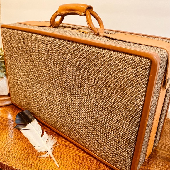 Hartmann Handbags - Vintage Hartmann Belting Leather and Tweed Suitcase/Overnight Bag/Luggage - EUC